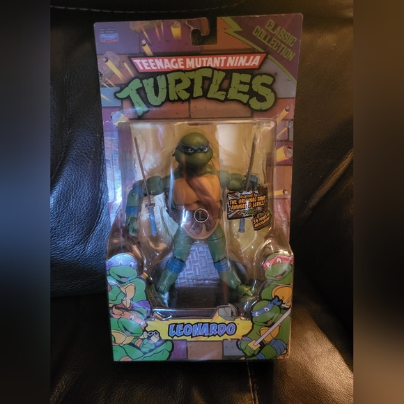 Teenage Mutant Ninja Turtles 2012 Classic Collection Leonardo. New in Box. - Picture 2 of 5